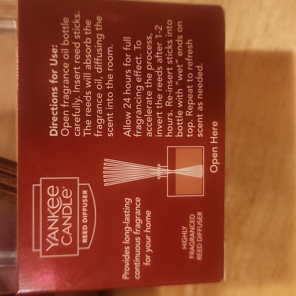 Yankee Candle Fragrances Reed Diffuser Autumn Wreath Scent New in box - Picture 6 of 7